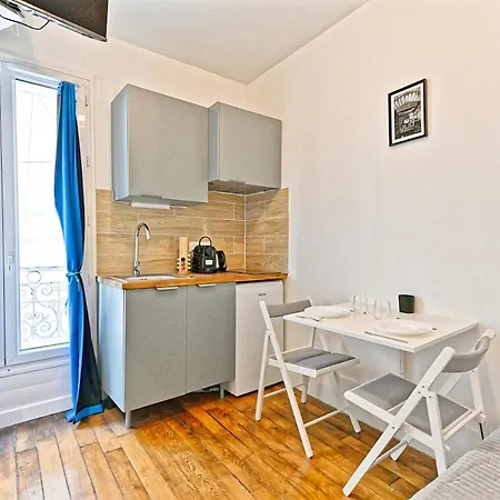 Equipe Dans Le 18eme Arrondissement Apartment Paris