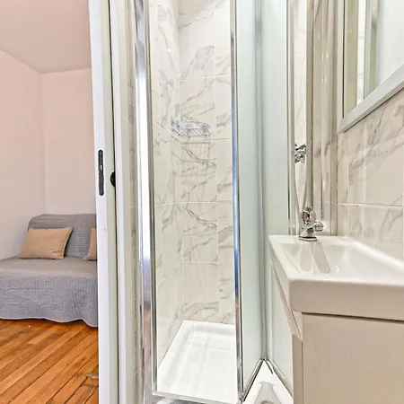 Apartment Equipe Dans Le 18eme Arrondissement Paris